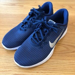 Nike Flex TR 7 - size 7.5 - navy blue
